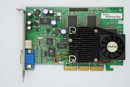 丽台Winfast GeForce2 Pro 32MB显示卡（nVIDIA GeForce 2 GTS Pro芯片）